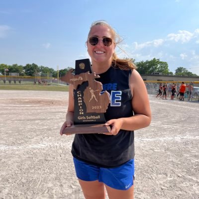 5th Grade Teacher at Simonds Elementary//Head JV Basketball + Head Varsity Softball Coach at LHS //💚💙 #WeAreLamphere