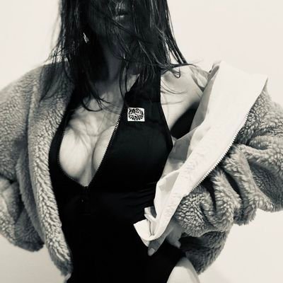 Model💃| #SeductiveWife👰
2nd acc @xxHotlipsxx8 got banned on 18k
🥂 🙈🙈🥰