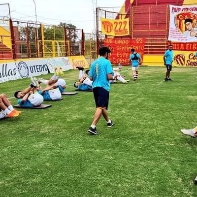 Papá de Bastian Steffan 
Profesor de Educación Física.
Estudiando la Lic. Act. Fis. Ugr 
Preparador Físico de Futbol.apeffa.