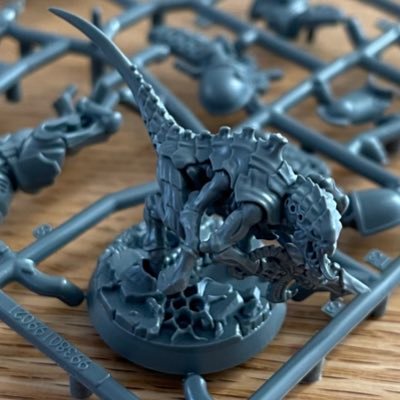 4歳と8歳の息子がいます。趣味はマンガ・アニメ・ゲームなどなどです。月に1回友人3人で集まってボドゲなどもやってます。 2023/11からウォーハンマー40k ティラニッドはじめました。無言フォローでも大歓迎です!