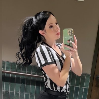 Pro wrestling referee • seen on NXT / WOW / TNA Bookings contact: paigeprinz@gmail.com