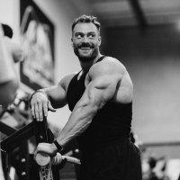 Chris Bumstead(@nottherealcbum) 's Twitter Profile Photo