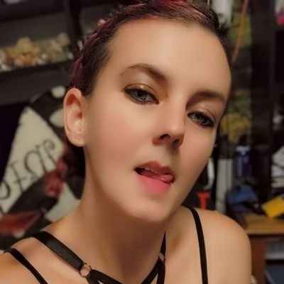 Wife ~ Mother | Twitch Streamer ~ VTuber | Gamer | Adult Content | Stoner Friendly

Hαʋιɳɠ α ԃιɾƚყ ɱιɳԃ ɱαƙҽʂ σɾԃιɳαɾყ ƈσɳʋҽɾʂαƚισɳ ɱυƈԋ ɱσɾҽ ιɳƚҽɾҽʂƚιɳɠ 🥵