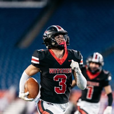 2025 3.96 gpa || 6’1 185 lbs || baseball OF (96 EV) (86 OF) (6.8 60 yd) || football WR/SS (3 yr captain) @SalemHSFootball email: qrocco@icloud.com