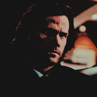 You're still a jerk @MoonlitImpala this is a fact. @CrossroadsRose is my beauty queen that shines through the darkness. #SPN #Parody #MS