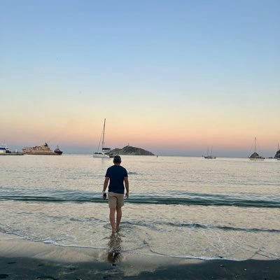 rodolfocostero's profile picture. Dreno, pienso y escribo lo que quiero.