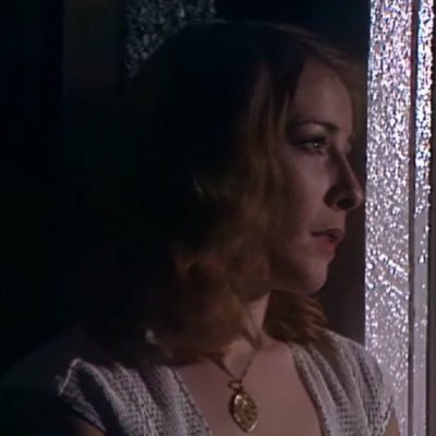 PetAlcina's profile picture. Fanfic writer. 25. Aroace lesbian. Elsie Hughes and Cora Crawley lovebot. General menace to society. 18+ Blz