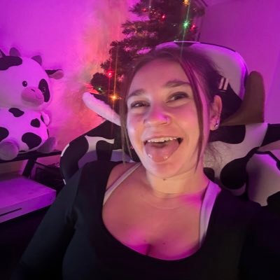 twitch affiliate 💜 I play lots of fortnite👾