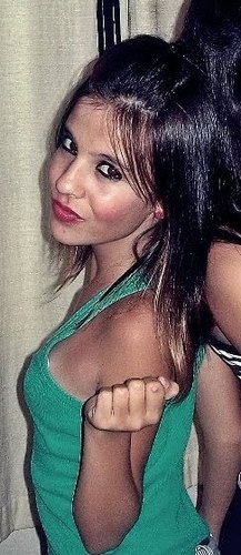 chocolate, festas, amigas, familia, NET, pular e dançar s2. 13 anos, baixa, legal e simpatica.