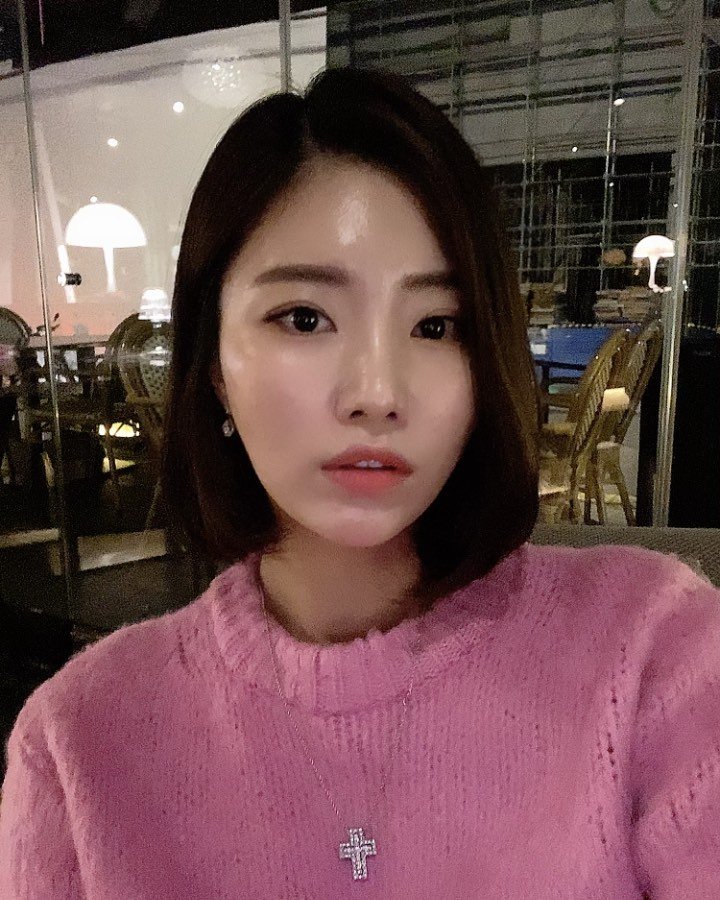My name is Anna and I am 32 years old. Nice to meet you. I am from Taiwan and now I am in Seoul. I am a fashion designer https://t.co/hBlmkL0sok
