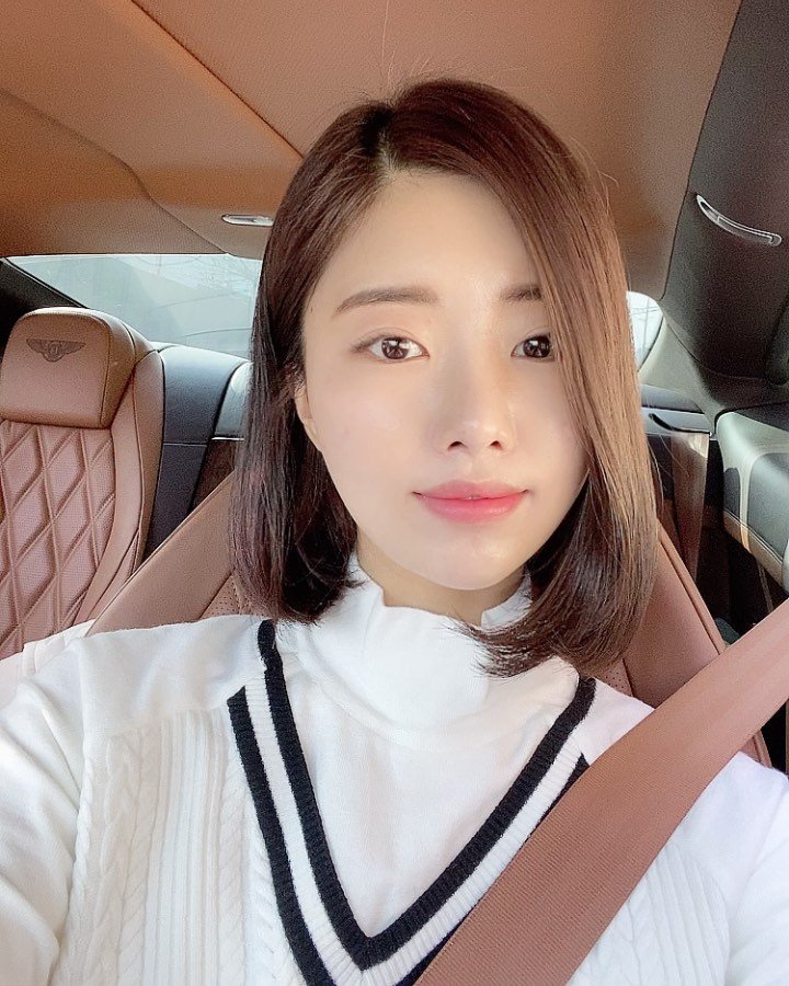My name is Anna and I am 32 years old. Nice to meet you. I am from Taiwan and now I am in Seoul. I am a fashion designer https://t.co/G32Bk5nyag