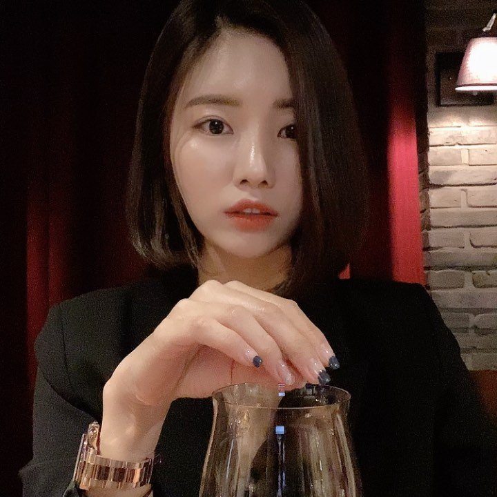 My name is Anna and I am 32 years old. Nice to meet you. I am from Taiwan and now I am in Seoul. I am a fashion designer https://t.co/2zqixbzp8D