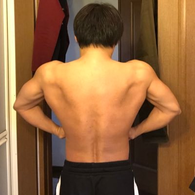 筋トレ歴2年目。好きなトレは背中トレ。163cm・61kg。2023年はバルクアップ頑張りつつ除脂肪にも力入れていきます😂