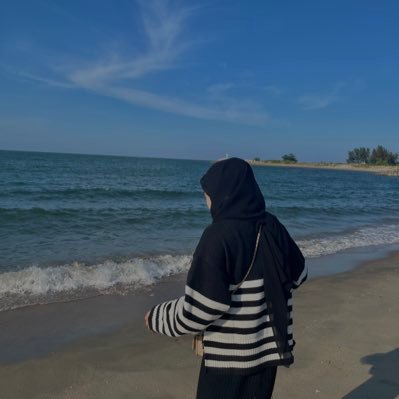 sarahfina_11's profile picture. life must go on .