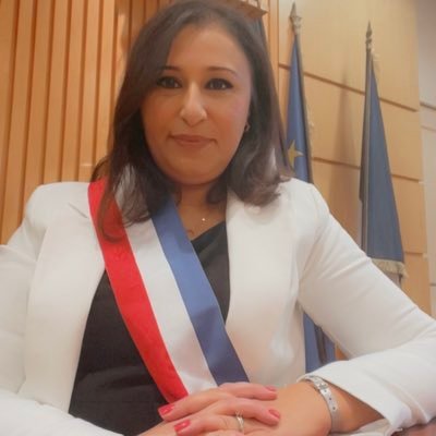 Ambassadrice du réseau de Femmes Élues en Seine Saint Denis. Responsable du comité municipal à livry-gargan Horizons.Maire Adjointe en charge de la Jeunesse.