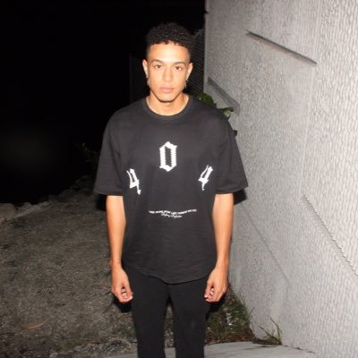 Zay92815052's profile picture. Graphic Designer