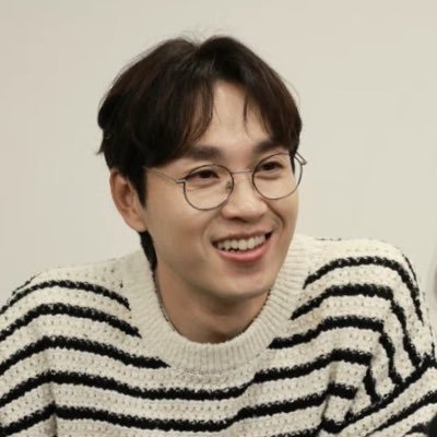 놀면뭐하니 이후 입덕. 가끔 티꽂 나눔함. 늙은이에요. 구독계, 알계, 활동없는 계정과 플미 거래 계정은 블락 또는 블블로 정리합니다.
