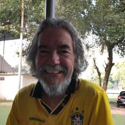 Jornalista há 39 anos formado pela UFF. Atualmente desempregado. Apaixonado pela cidade maravilhosa. Futebol, praia e samba.