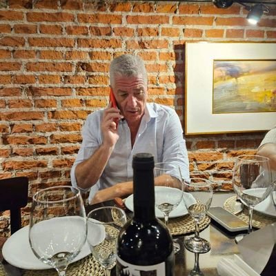 FabianMelo's profile picture. “No tengo ningún talento especial, solo tengo una curiosidad pasional” -
Marketer - Maradoneano - Peronista