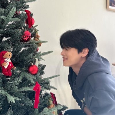 iluvu_chacha's profile picture. 차학연의, 차학연에 의한, 차학연을 위한