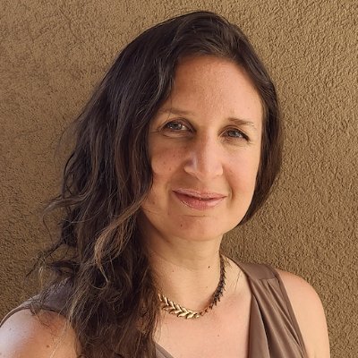 Writing on bibliotherapy, books, & wellness. PhD, MFA. Views mine. Scotch peaty. Book-y Substack: https://t.co/BH02Rl91VD