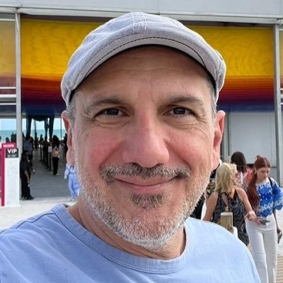 Venezuelan 🇻🇪 born made of Italian 🇮🇹 parts turned American 🇺🇸 living in Miami, FL☀️🌴 Father of Maya 🐕 IG nicolaspisano 📷
