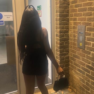 18 5’2 || UK Brat. £Christelxoxo 👸🏾. £15 unblock fee. £10+ tribute 30686239 20-29-63