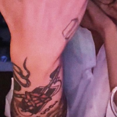 crunxhypie's profile picture. stressed out