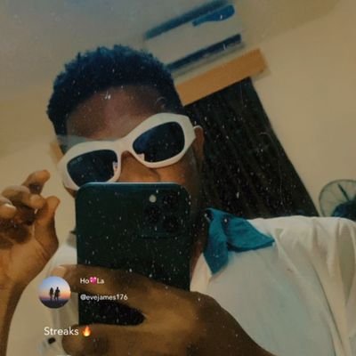Helsi_king's profile picture. 