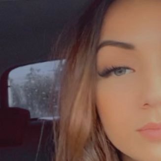 zkzfk's profile picture. oui