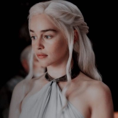 It seems to me that a queen who trusts no one is as foolish as a queen who trusts everyone.