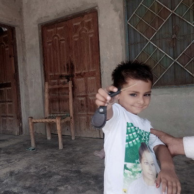 javediqbal30942's profile picture.