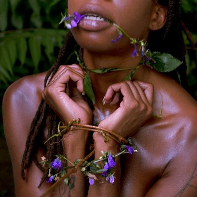 Welcome to my Garden of Original Sin 🌿 @KismetCharlatan, unhinged.
Homestead Heaux 👩🏾‍🌾 Canadiana 🍁 Future Hot Wife ❤️‍🔥 Undercover Fetish Fangirl 🧚🏾‍♀️