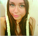 miley + logan + água + banha = brenda. team dalarisabre e brenaya ♥ for miley ray cyrus? I do everything! propriedade da @whoisrebeca!! parida em: 25/07/2010.