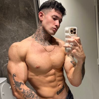 🇦🇷 23 years old, lets have some fun togheter!!! 😈😈😈                 
Interested people in collabs DM 📩📩📩. ONLY ⬇️
@gianlucax_boy @fitnessboyxxx