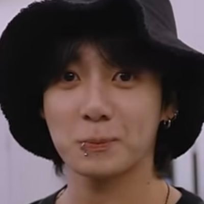19년입덕 후 방탄피리소리만 따라가는 사람🫂 야채튀김소년단 정말많이 사랑해🫧💜 막냉이 조금 더 아낍니다🫧🐰((악개차단))