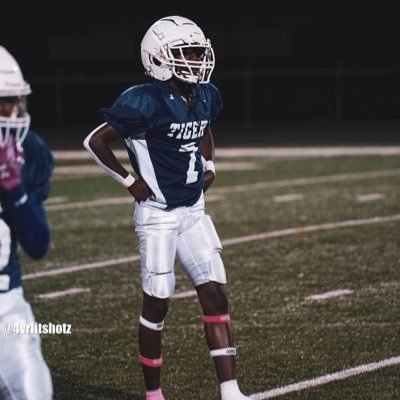 8th grade||C/O 28 || 5’7||139 || Wr/Safety || Terry middle school A/B honor 📚student/🏈athlete || 2 sport ath ||