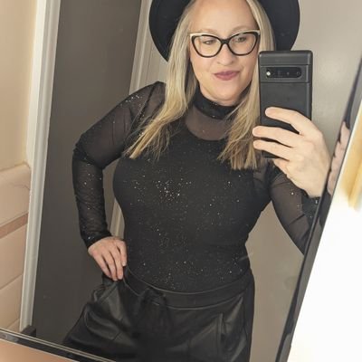 RhiannonLee82 Profile Picture