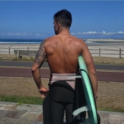 se que aquí nací y aqui quiero quedar aquí esta mi hogar donde se acaba el mar 🎵🌊