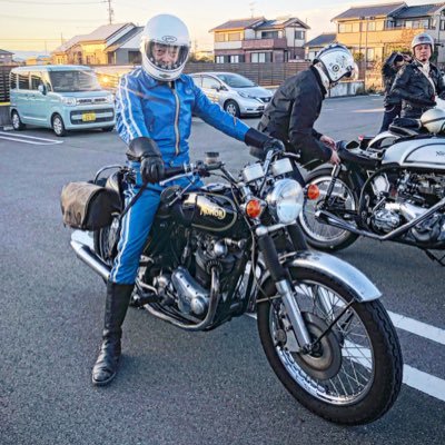 Lewis Leathers等UK Vintage Motorcycle Jacket他 Remake＆Resize＆Repairなど趣味でやってます。 最近は中古物件の家を買いDIYでの空間作り Cafe Racerの基地作りに夢中