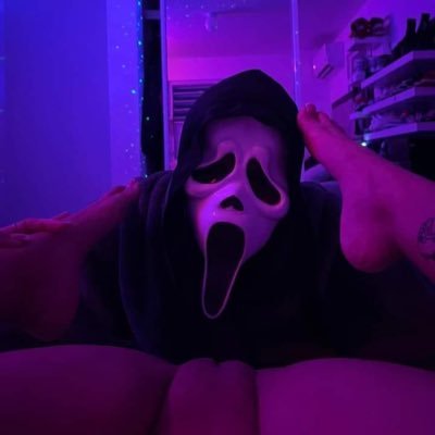 -Content Creator - 18+. 28 Years Young looking to make Twitter content until Onlyfans quit playing. MEET UPS !