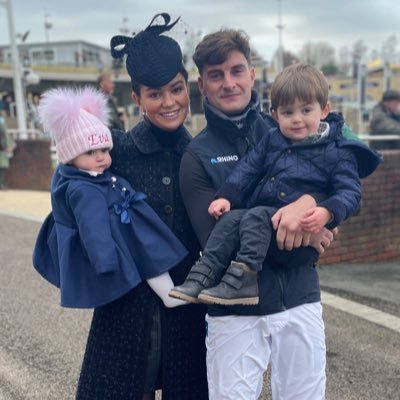 Owners Representative at York Racecourse. Founder of Alice Brooke Bespoke - Proud mummy to Arthur and Eva. Wife to Henry ❤️