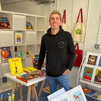 Author, Illustrator, Educator, Designer, Husband, Dad, Dog walker. One part of @muddypublishing - Senior Lecturer in Illustration @illustrationst2