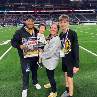 Defensive/Recruiting Coordinator - Head Powerlifting @TimpsonISD 🐻 | 2023 2A-D1 State Football Champion