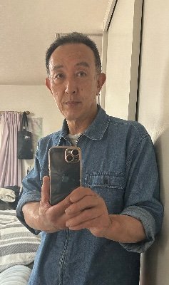 60代の職人
なんでも現役で頑張っています
若い人にはない経験も豊富
仕事もエッチも生活の一部だから
試してみたい方はお試しを（笑）