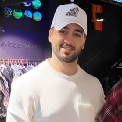 MohamedReza0's profile picture. خبرنگار،‌
آزمودم مرگ من در زندگیست...☘️