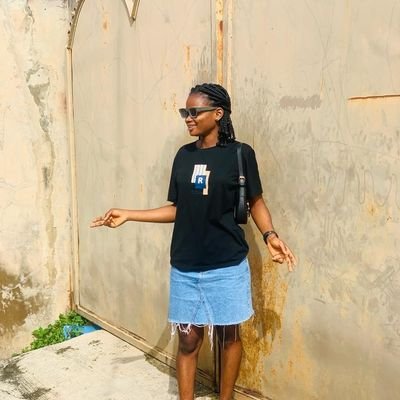 OKIEKIOLA's profile picture. Jesus🙏Family 💐Lover of good music♥️|A linguist🥳|A hairstyling/hairapist |A pedicurist