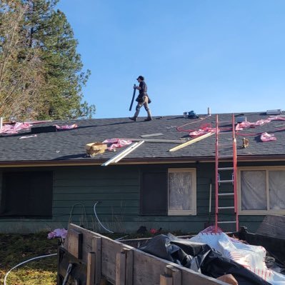 LundDamyn's profile picture. you know you’re down. 🔅