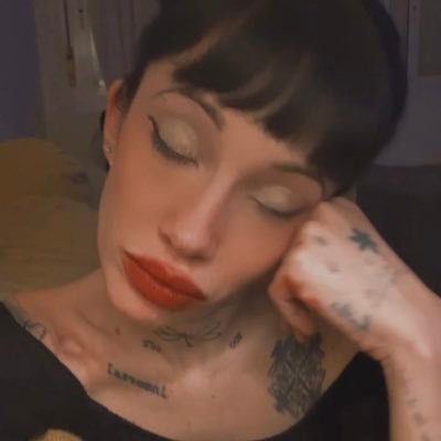 Irene X. 🧶 Escribo muchas cosas Rp/📩: irenetresveces@gmail.com