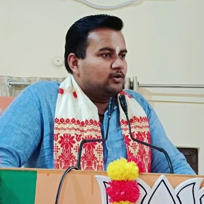 BJP4AKSHAY's profile picture. सभासद(नगर पालिका परिषद, बलरामपुर)

          जिला महामंत्री भाजपा (युवा मोर्चा)

                         लक्ष्य तक पहुंचे बिना, पथ पर पथिक विश्राम कैसा😊✌️